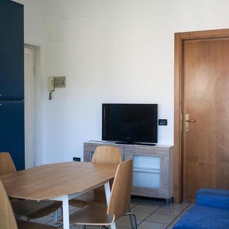 Via Colombo Apartment Marina di Massa Exterior photo